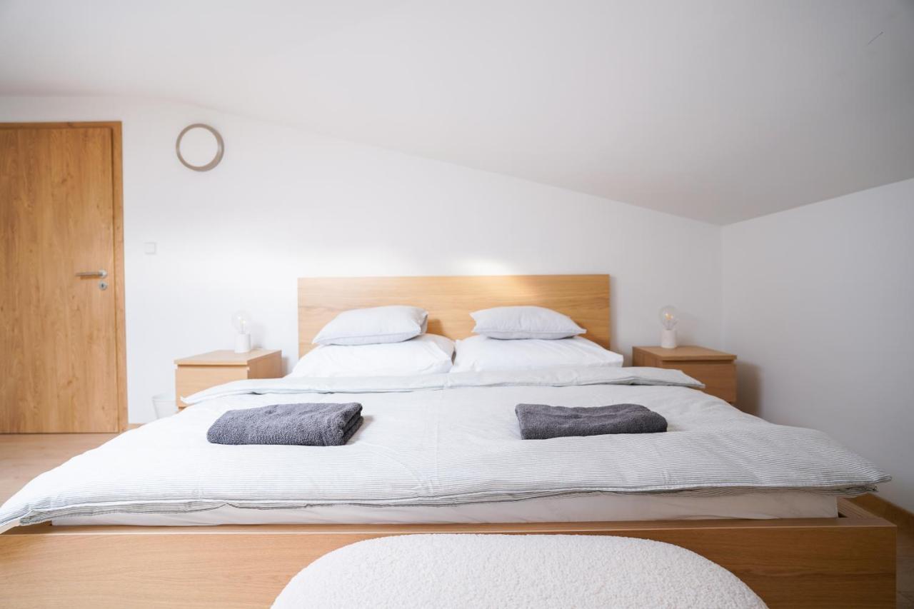 The Dante Villa Apartments Prag Exterior foto